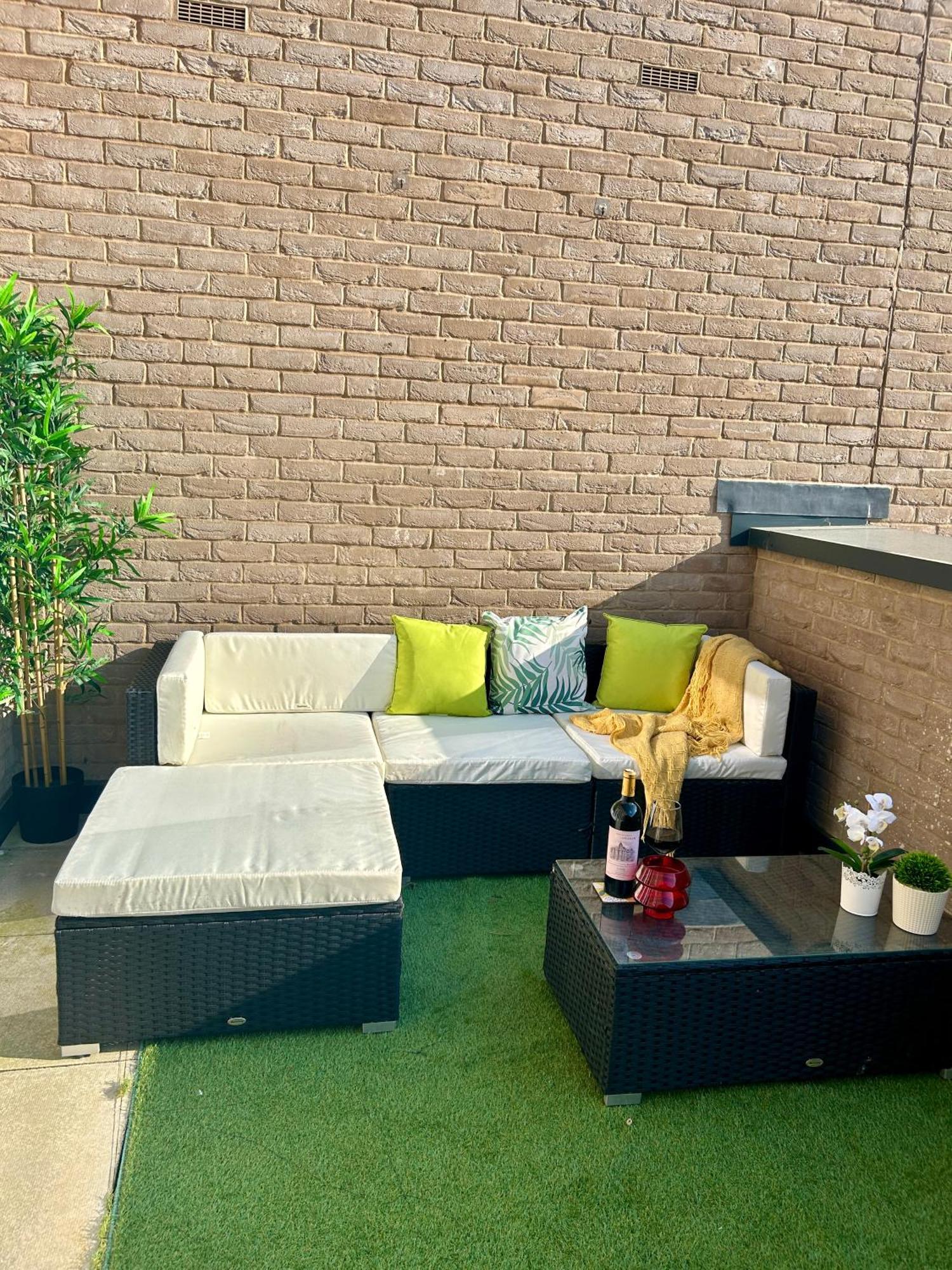 Comfortable Double Room & Single Room In Vibrant Hatfield Neighbourhood Exteriör bild